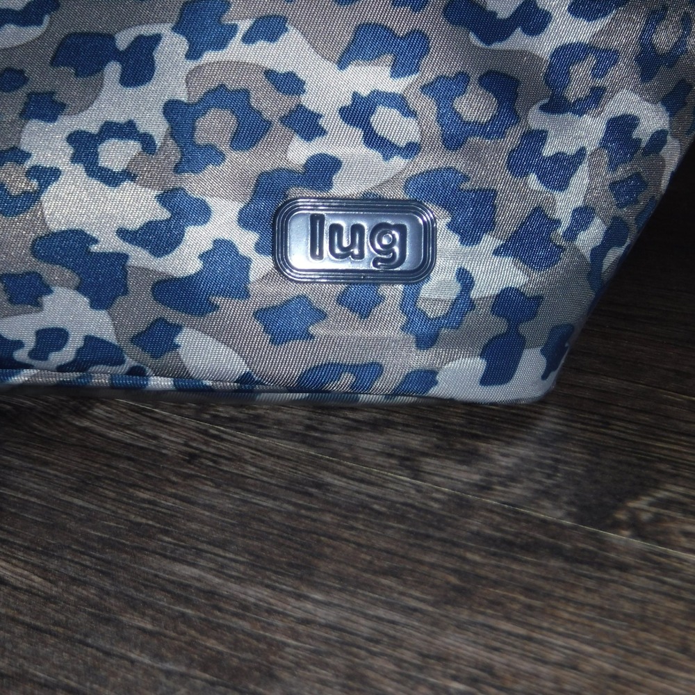 Lug Chomper Insulated Lunch Tote. Leopard Navy. EUC - Picture 2 of 9